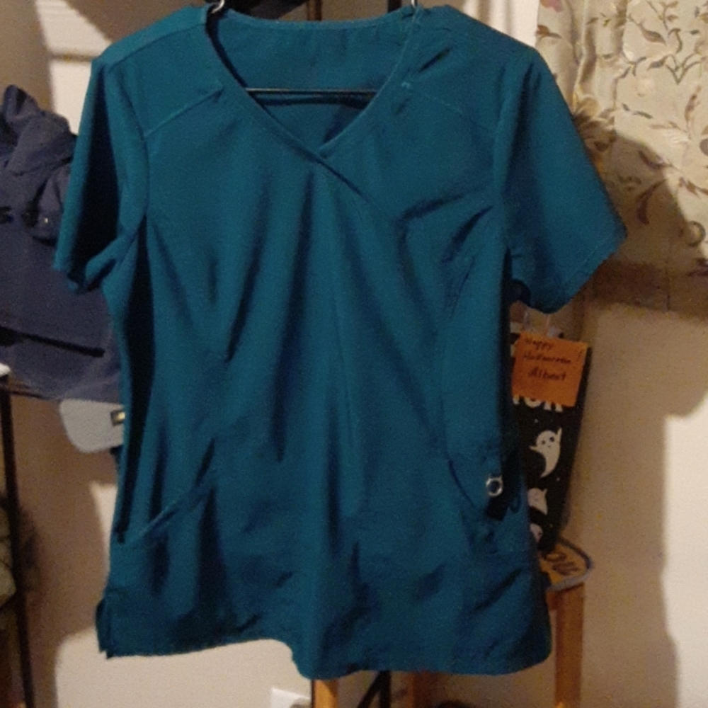 Brand infinity ♾ Top Scrub